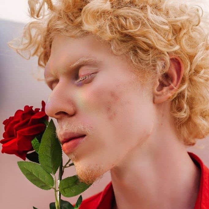 pexels-marcelo-dias-2071718 gay valentines